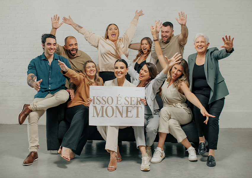 Monet® Travel Artists